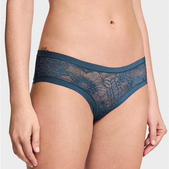 CLEARANCE $70 Victoria’s Secret Lacy floral T-Shirt front close bra 36D set - Picture 4 of 5